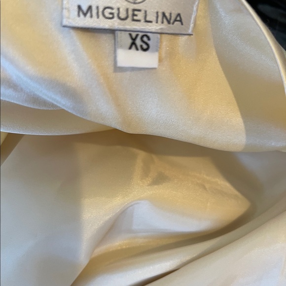 Miguelina sleeveless top with sequined neck - Picture 2 of 5
